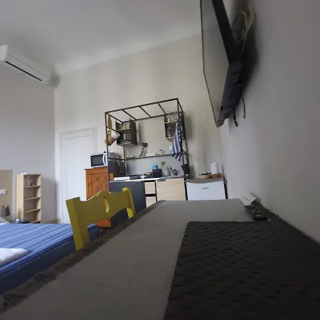 Homely Flat 10 Minutes From The Centre *